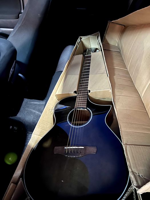 Violão Ibanez com afinador
