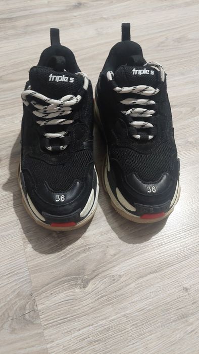Buty sportowe damskie