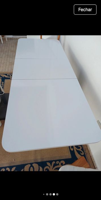 Mesa extensível com arrumação