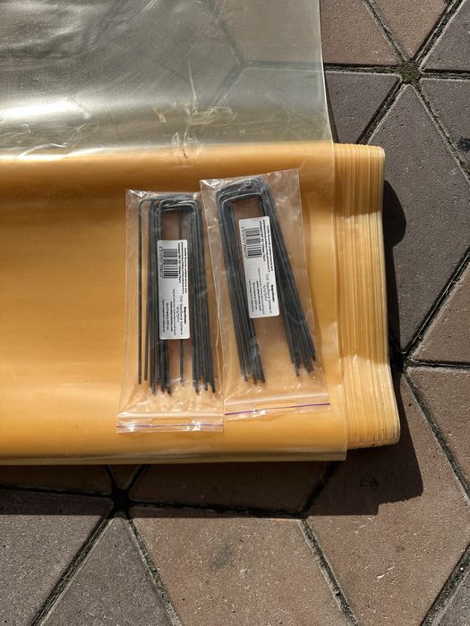 Пленка для теплицы 20 м со скобами 20 шт