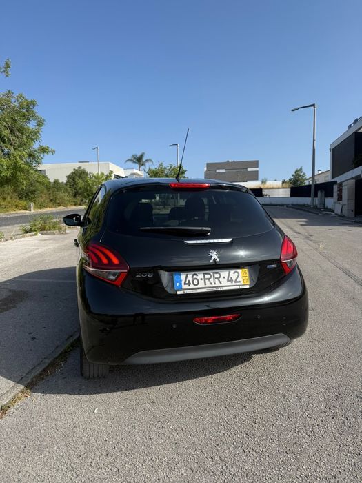 Peugeot 208 — fotografia 3