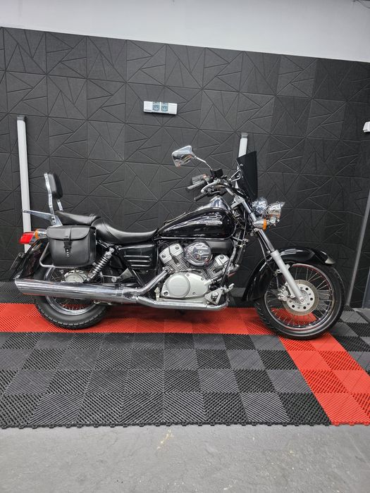 HONDA SHADOW 125 cc VT varadero Yamaha drag star virago katB 2002