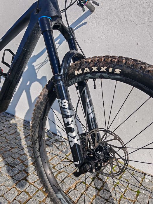 Devinci Troy Gen 4 Carbon/Alu como nova (cross country, trail, enduro)