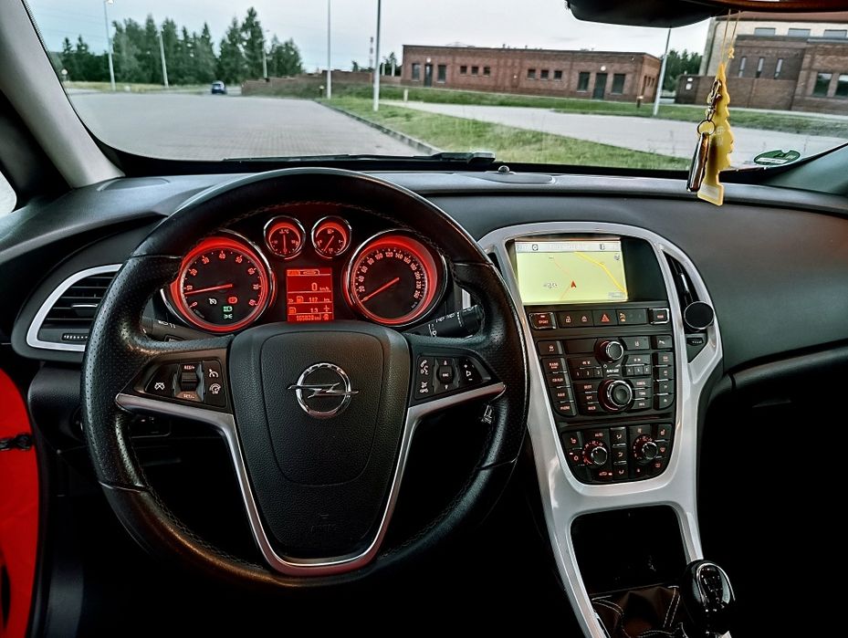 Opel Astra GTC 1.6 Benz. 180ps