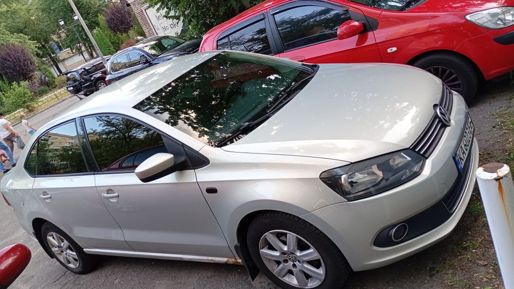 Volkswagen polo sedan