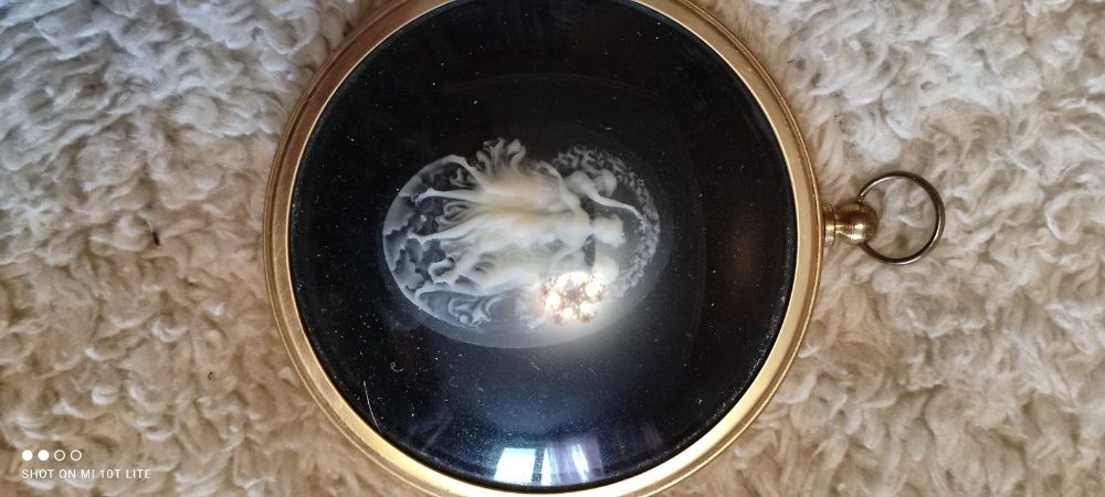 Винтажная камея Питера Бейтса