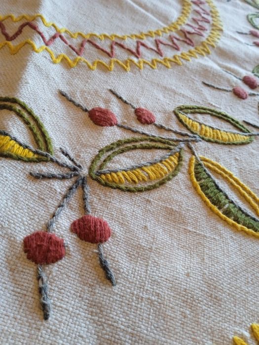 Toalha redonda de linho grosso. 125cm diâmetro