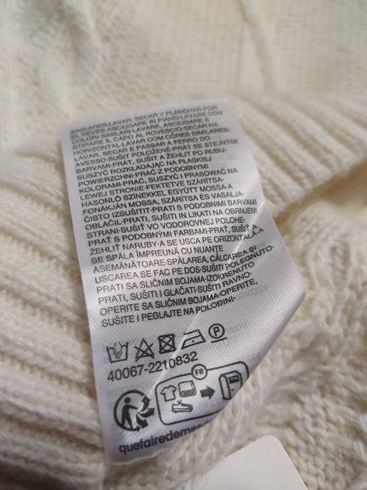 Свитер шерсть новый с этикеткой