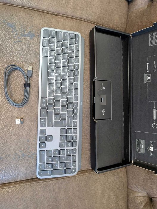 Klawiatura Logitech MX KEYS - grafitowa, bezprzewodowa.