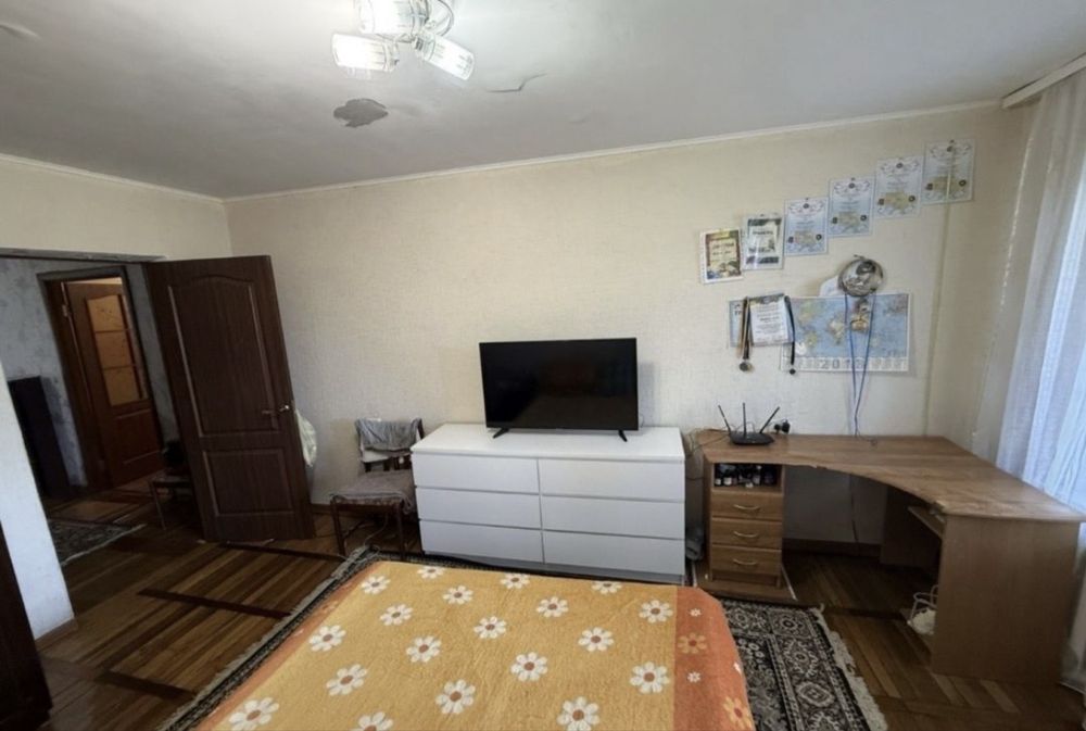 Продаётся 3 ком.кв . ул. Профессора Толока на Бородинском