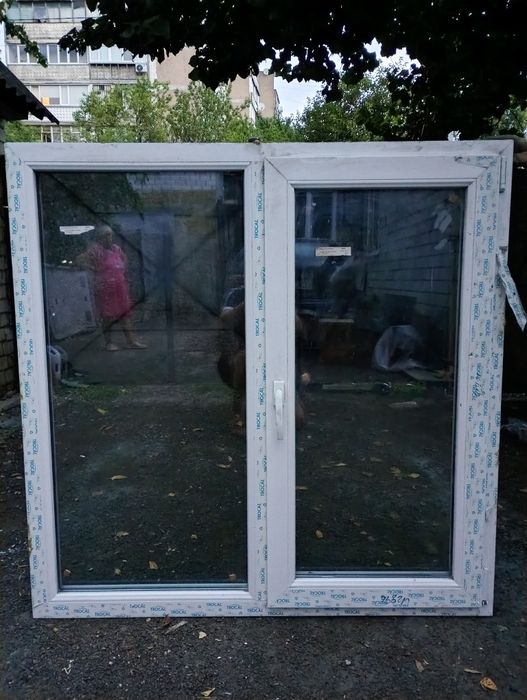 Окно.Вікно.(131х131см)металопластиковое.