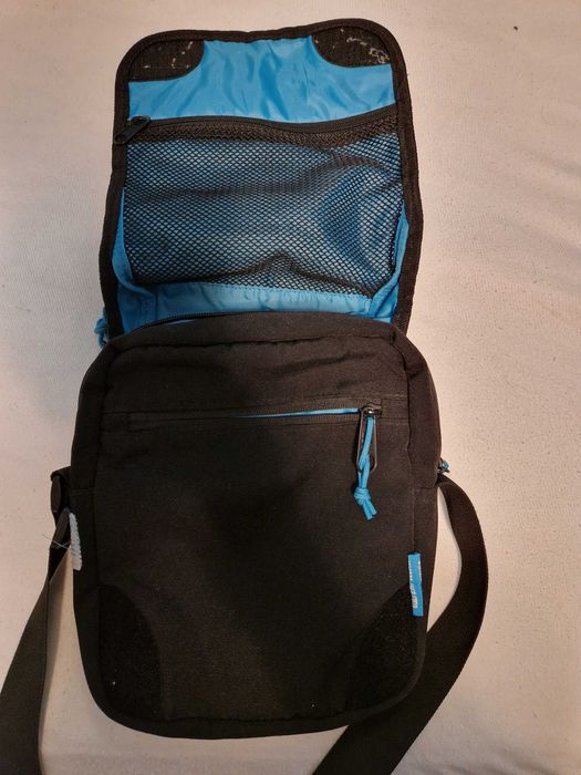 Caterpillar shoulder bag torba na ramię 4 kieszenie kolekcja 2021
