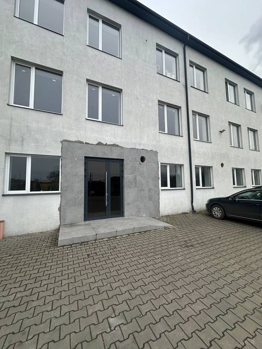 Оренда фасадного комерційного приміщення — м. Ківерці, вул. Шевченка 2