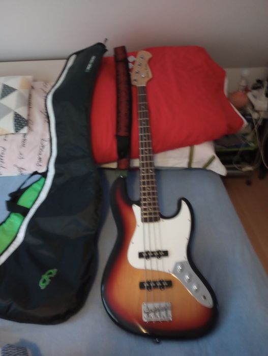 Gitara basowa kopia Fendera