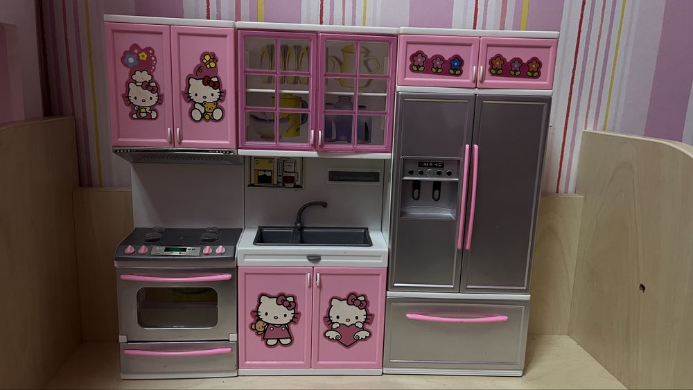 Лялькова кухня hello kitty