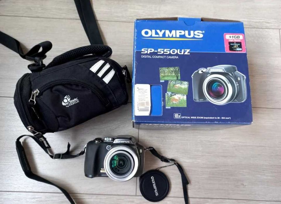 Фотоапарат Olympus SP 550 UltraZoom