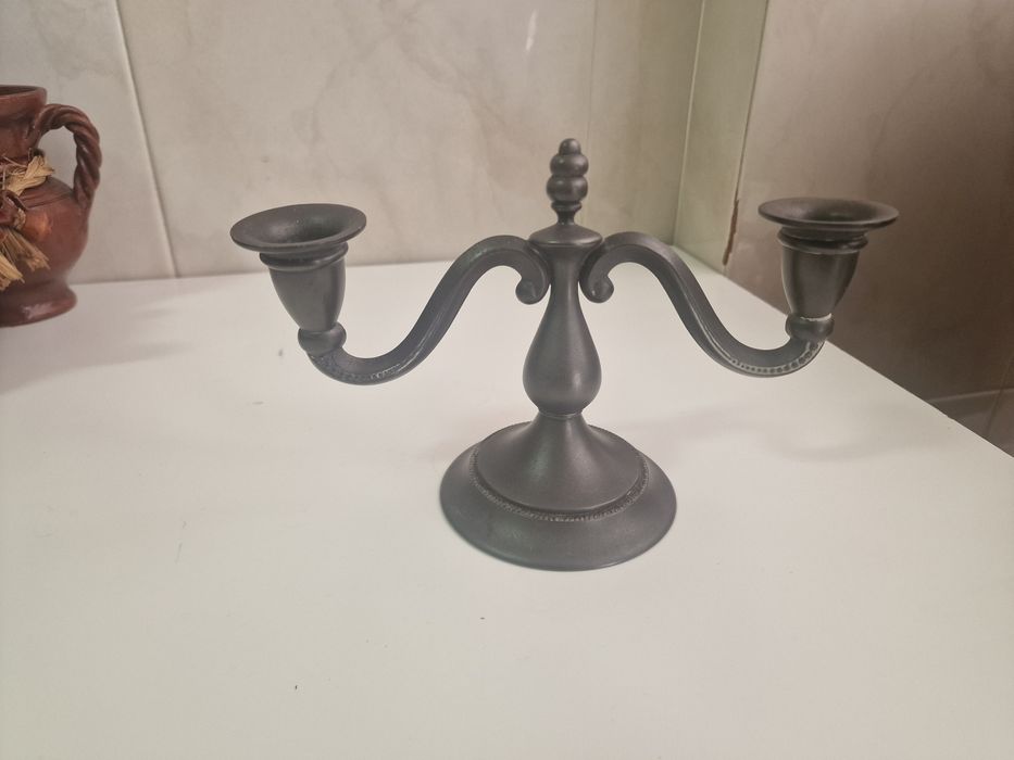 Candelabro de estanio