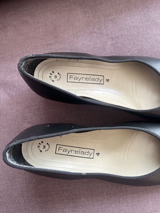 Angielskie buty na obcasie czołenka Fayrelady