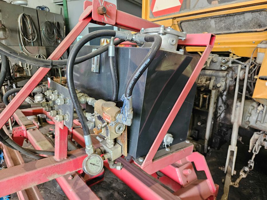 Opielacz, spulchniacz redlin, hydraulika, 4 rzędowy, 3 m