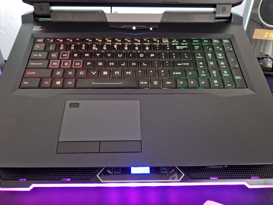 Laptop Dream Machines GTX 1080 8GB  32ram/512ssd 17,3  FHD 100hz i7