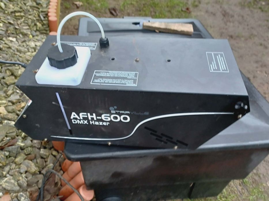 Wytwornica dymu Stairville AFH-600 DMX o mocy 600W. Idealna do scenicz