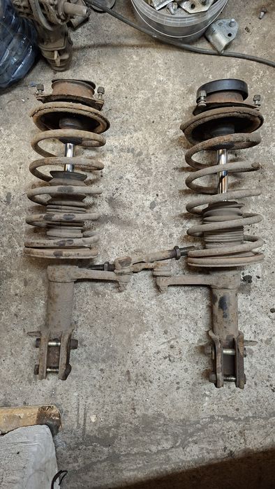 Передние стойки в сборе ВАЗ 2108 2109 2113 2114 2115 21099 пара 1500