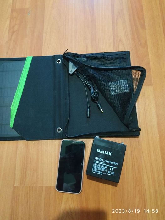 Солнечное зарядное устройство/Сонячний зарядний пристрій