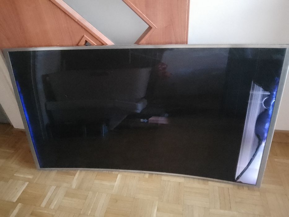 TV Samsung UE48JS9000T - rozbitek
