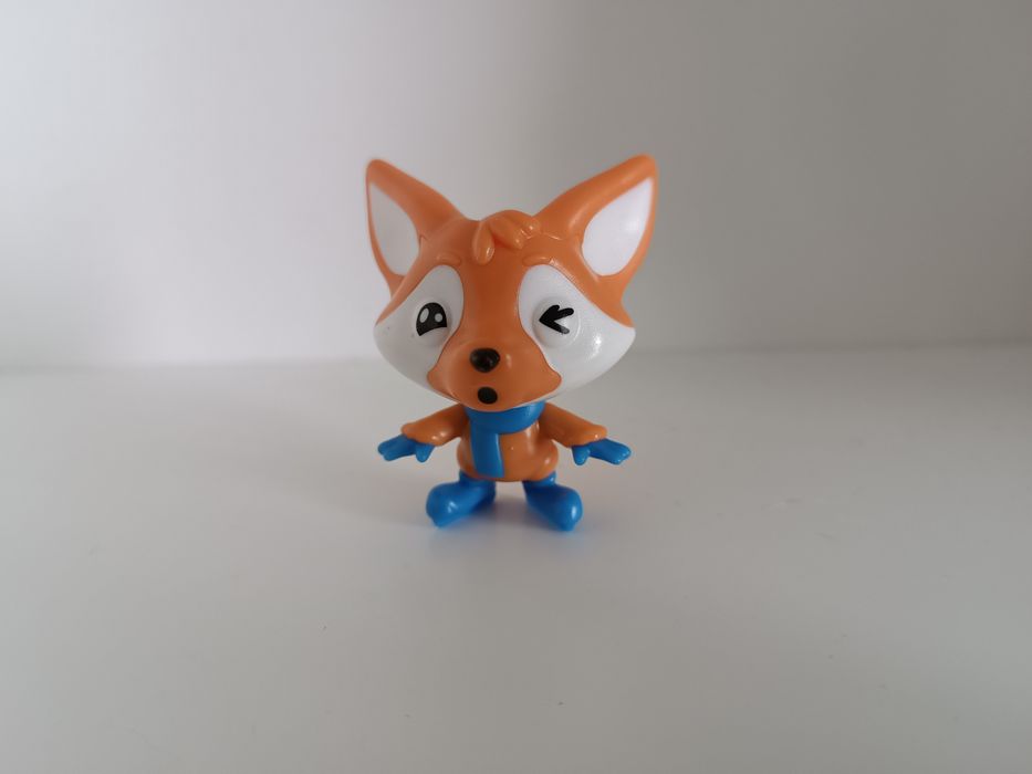 Figurka kolekcjonerska  Surprise Maxi Lis lisek łyżwiarz