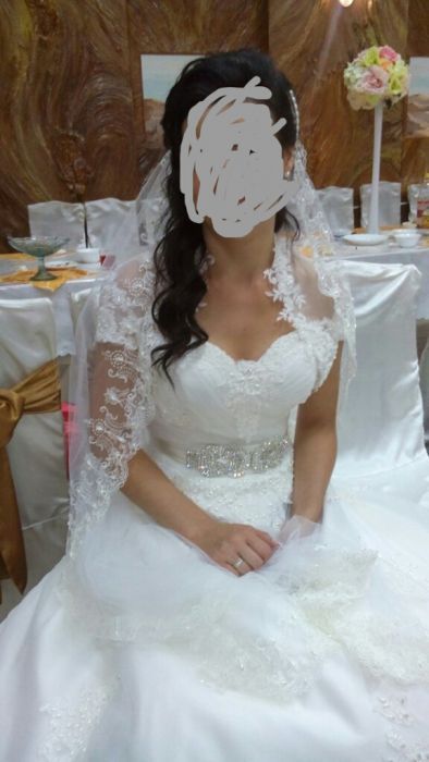 Весільна сукня