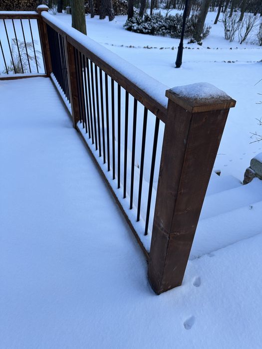 Balustrada metalowa drewniana nowoczesna, ogrodzenie Bajeczne Drewno