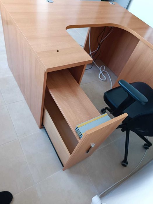 Secretária Canto / U