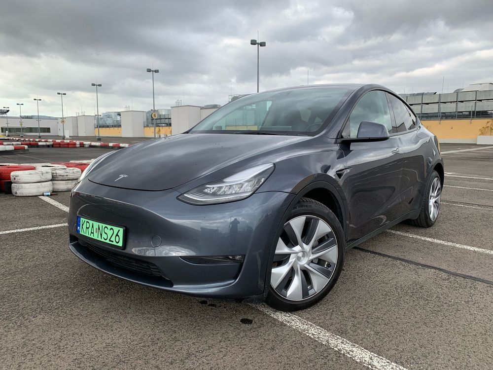 Tesla Model Y Long Range AWD
