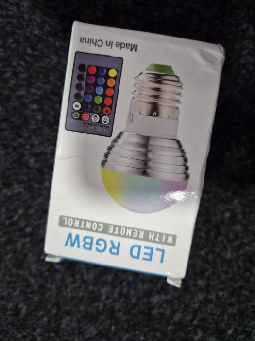 Lâmpada LED com controle remoto