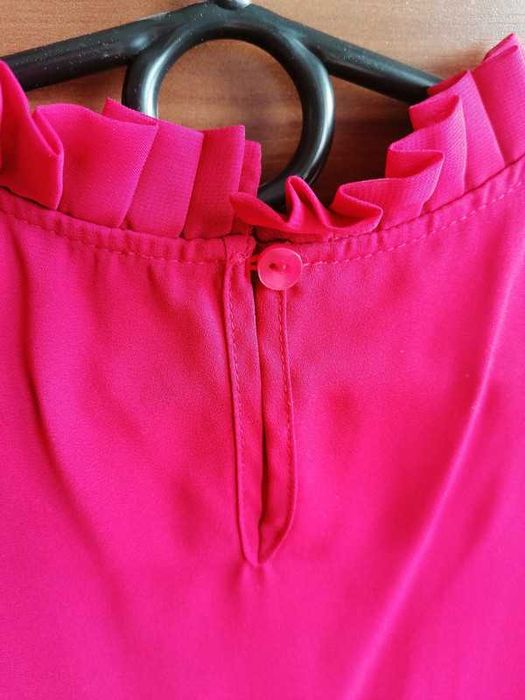 Śliczna koralowo-różowa bluzeczka ze stójką, rozm. XS/S