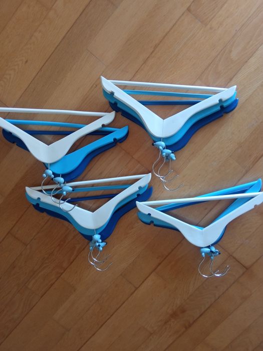 12-Cabides criança em madeira