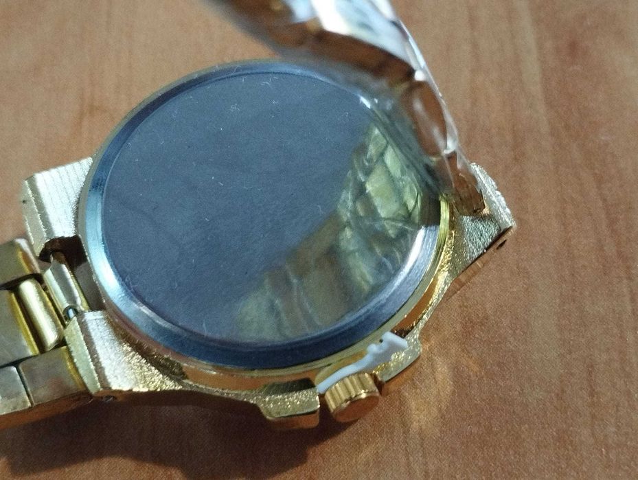 Relógio Dourado NOVO