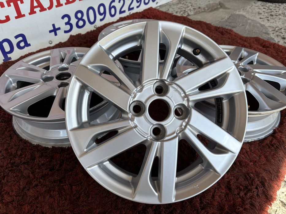 Original Toyota Aygo Hyundai Peugeot 107 108 Citroen C1 R15 4x100