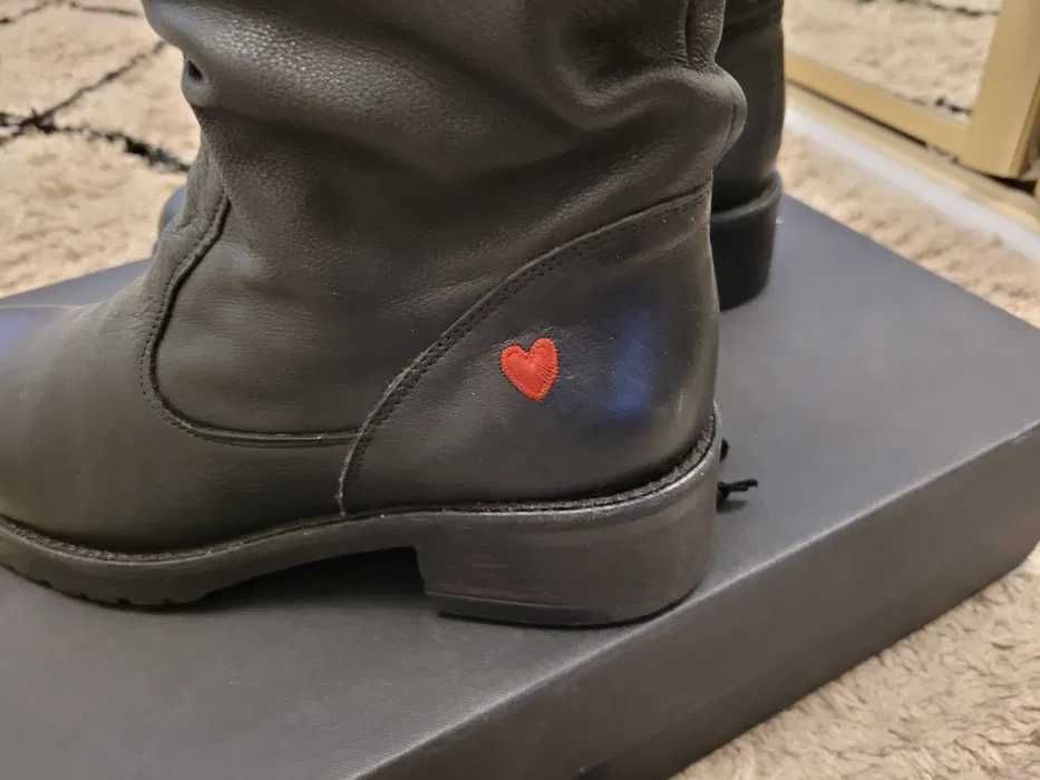 Buty Botki Love Moschino czarne serduszko 38/39 skóra naturalna