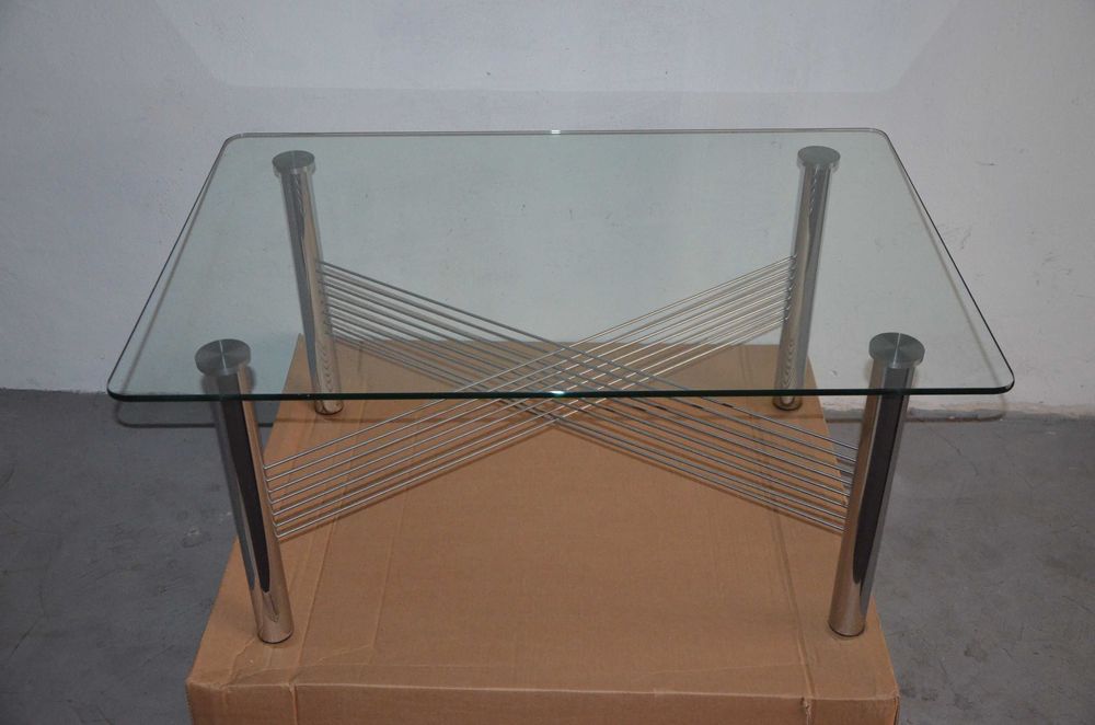 Stolik kawowy ze szklanym blatem