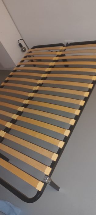 Cama sem colchão