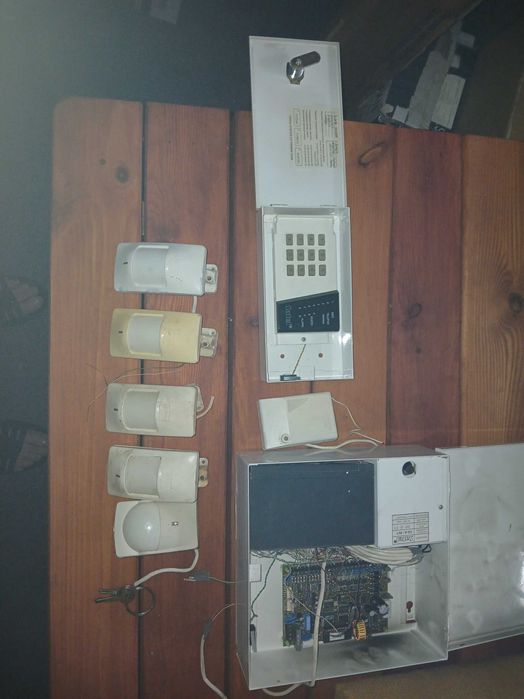 Alarm domowy garazowy