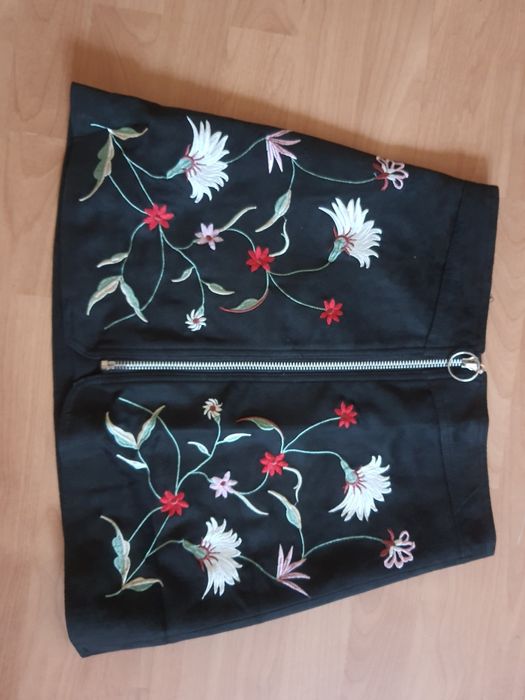 Spódnica zamszowa czarna wyszywana M