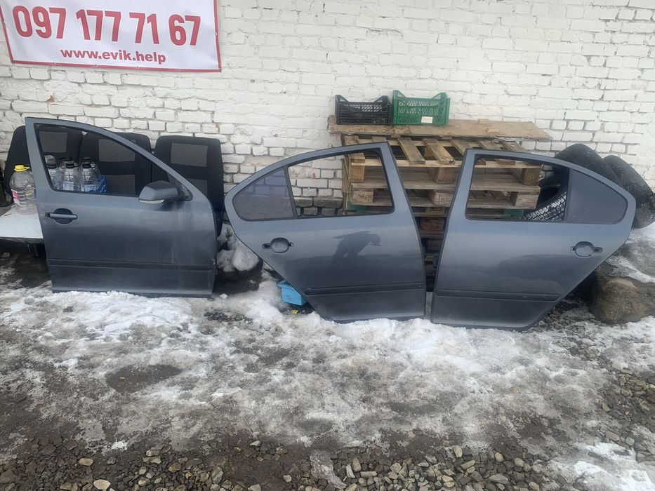Двері двери зад праві ліві skoda octavia a5