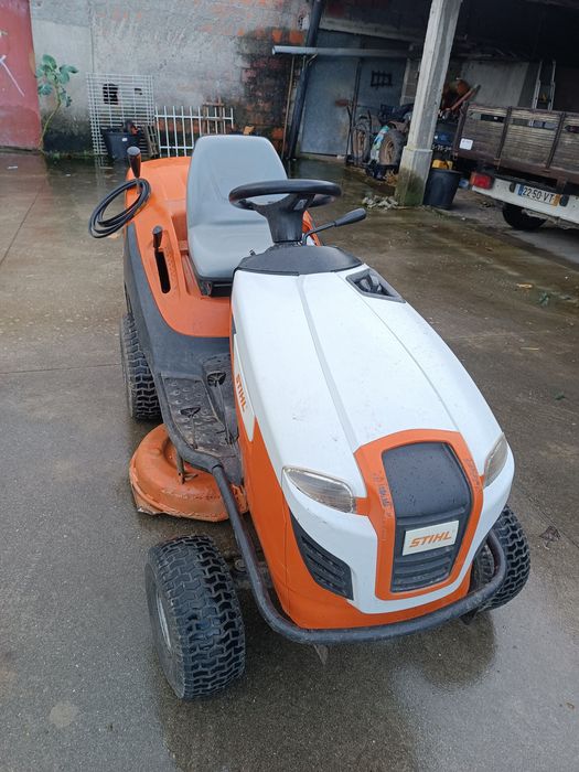 Trator cortar relva STHIL