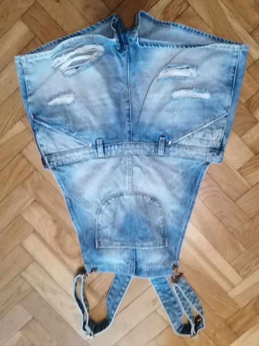 Spodenki na szelkach jeans