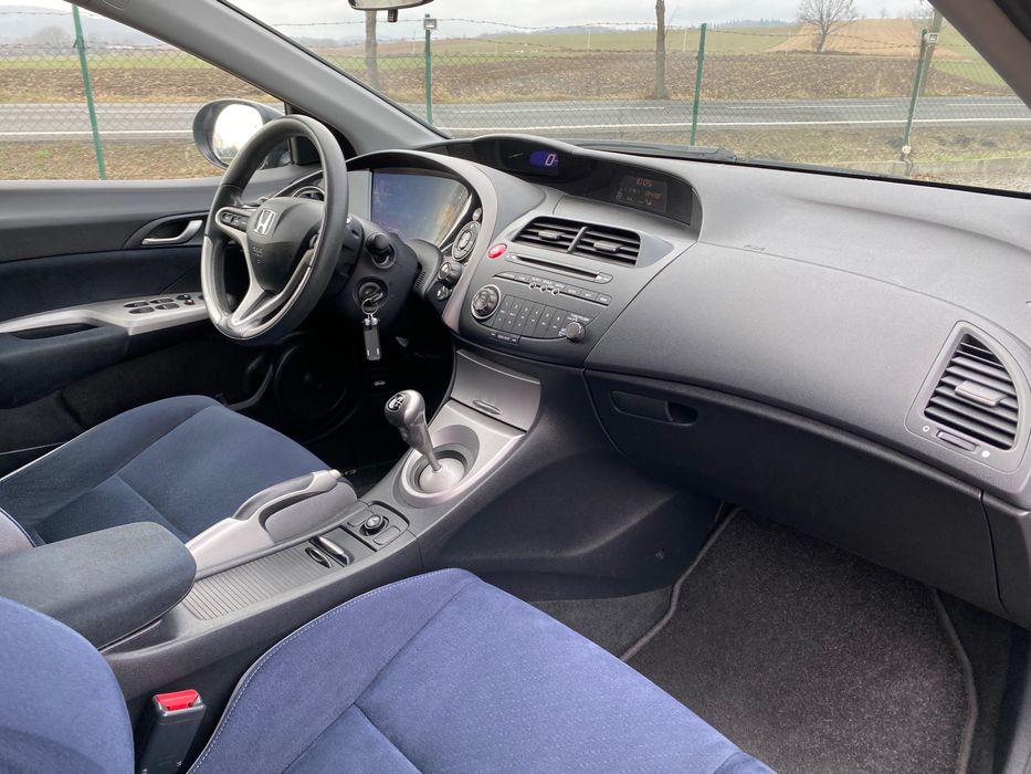 Honda Civic UFO benzyna niski przebieg zadbany