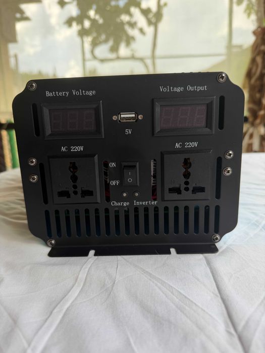 Инвертор с чистой синусоидой на 3000W, 12V-220V, с встроенной 15А зарядкой аккумулятора Wimpex - WX-3000