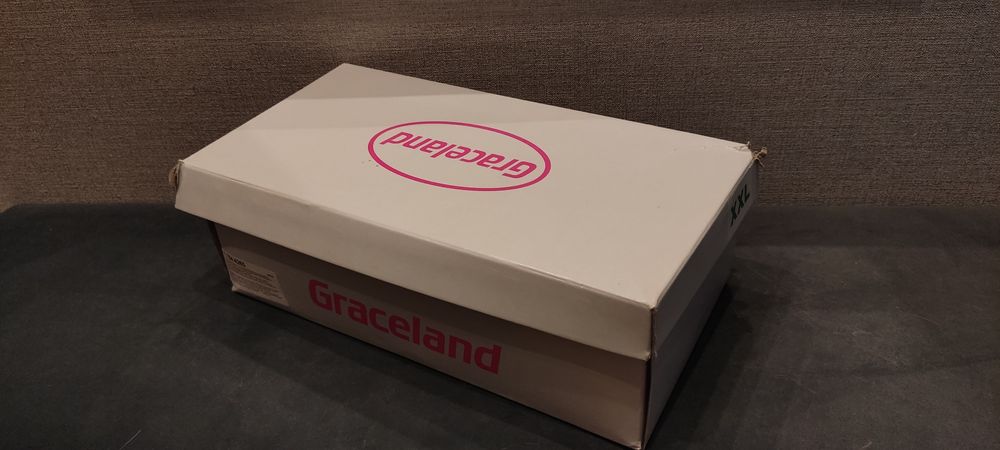 Beżowe na obcasie rozmiar 44