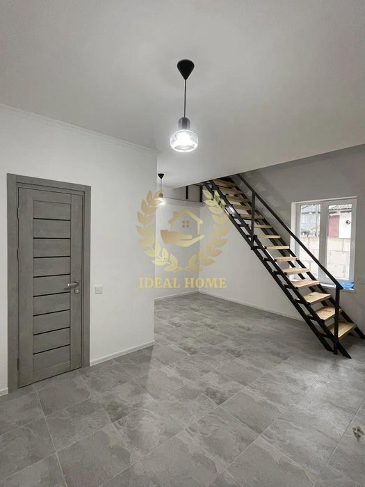 Продам гарний таунхаус в центрі Бучі з ремонтом.